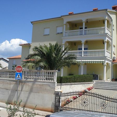 Apartment Komljenovic Póla Kültér fotó
