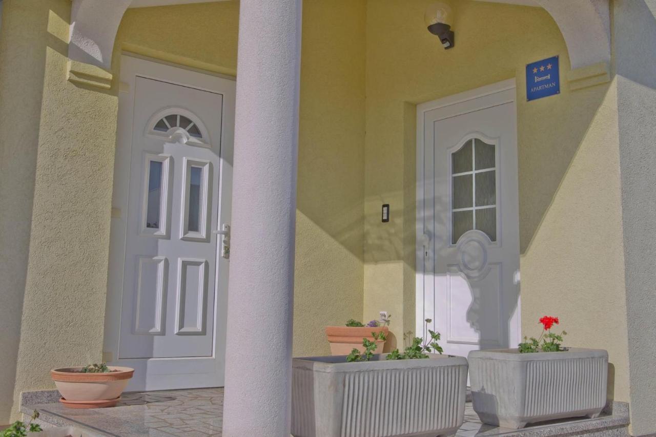 Apartment Komljenovic Póla Kültér fotó