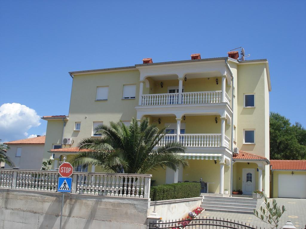 Apartment Komljenovic Póla Kültér fotó