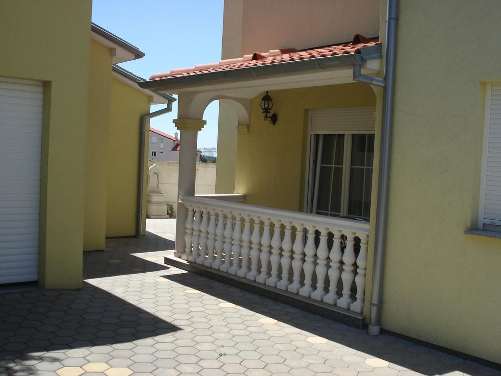 Apartment Komljenovic Póla Kültér fotó