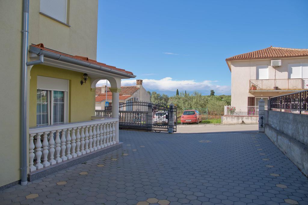 Apartment Komljenovic Póla Kültér fotó