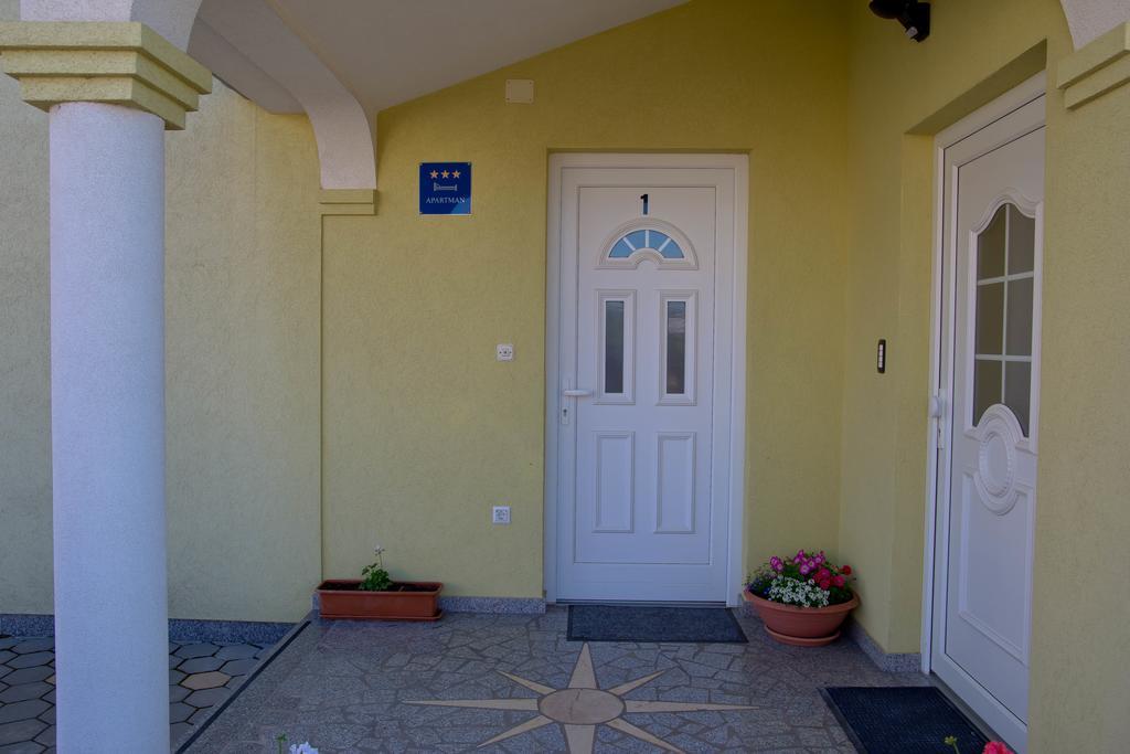 Apartment Komljenovic Póla Kültér fotó