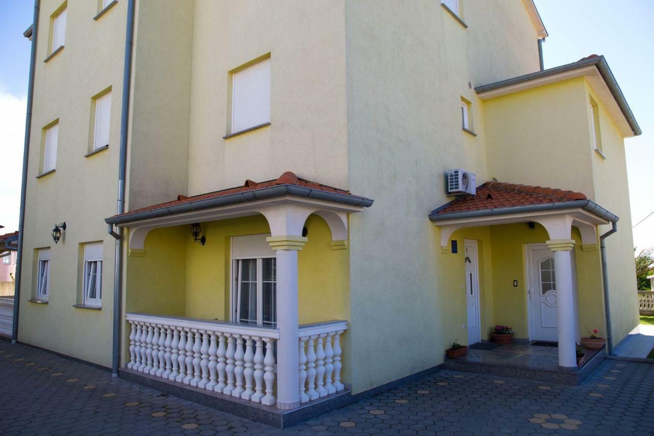 Apartment Komljenovic Póla Kültér fotó