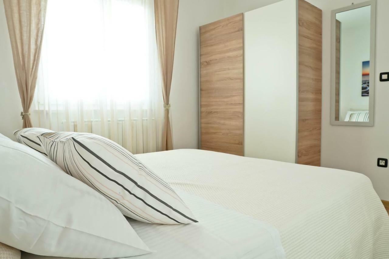 Apartment Komljenovic Póla Kültér fotó